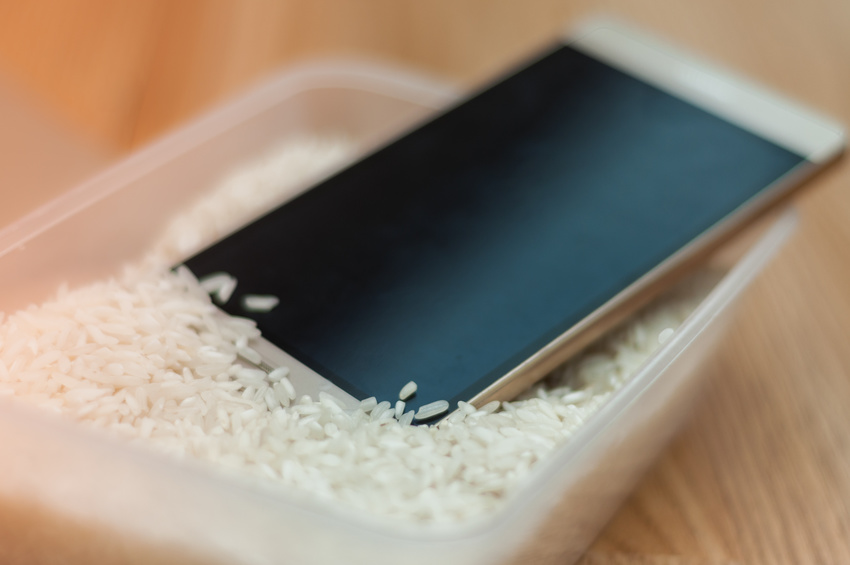 Handy & iPhone Wasserschaden - Irepairsmart.de Handy & iPhone Wasserschaden - Irepairsmart.de